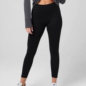 🩷 FABLETICS The Boost Legging 22” in Black Small